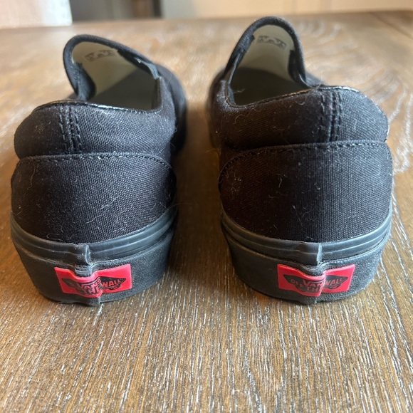 Vans Classic Black Slip On *NEW* - Picture 3 of 8